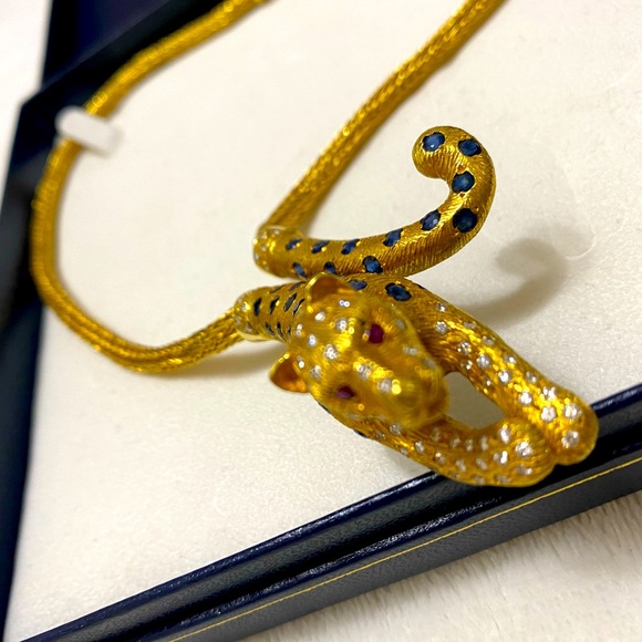 Panther Necklace solid 18 k gold, natural diamonds, sapphire (not heated). - Picture 3 of 3